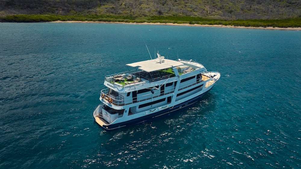 Monserrat Yacht Galapagos